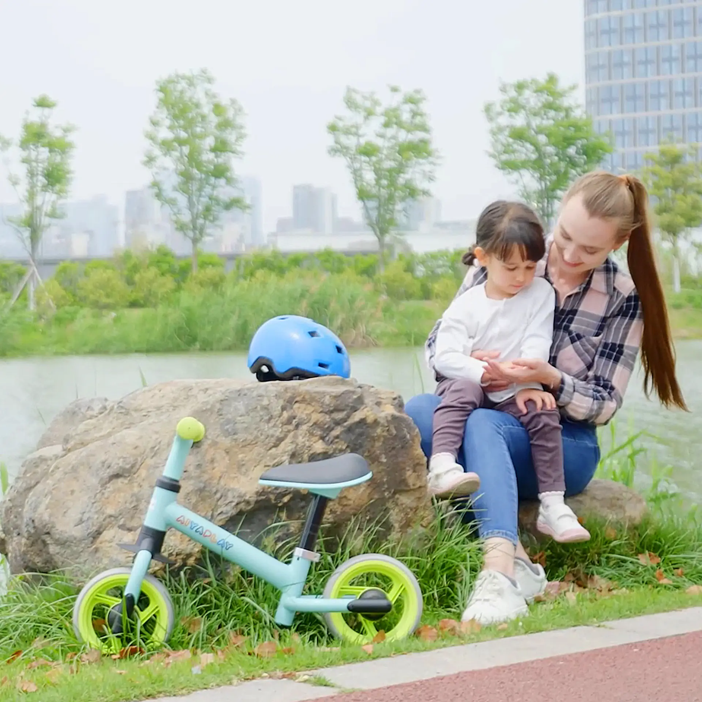 AIYAPLAY 8" Balance Bike, Lightweight Training Bike for Children, with Adjustable Seat, EVA Wheels, Easy installation - Green by All Mart Bristol Ltd