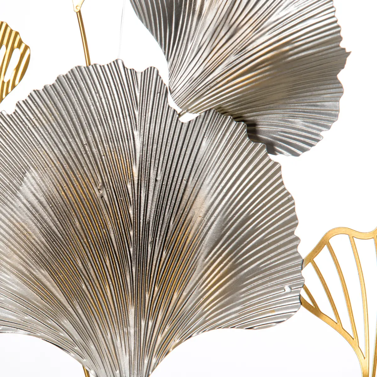 Minimalist Metal Wall Art Ginkgo Leaves Hanging Wall Sculpture, Gold by HOMCOM