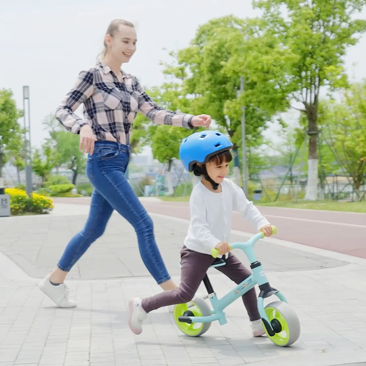 AIYAPLAY 8" Balance Bike, Lightweight Training Bike for Children, with Adjustable Seat, EVA Wheels, Easy installation - Green by All Mart Bristol Ltd