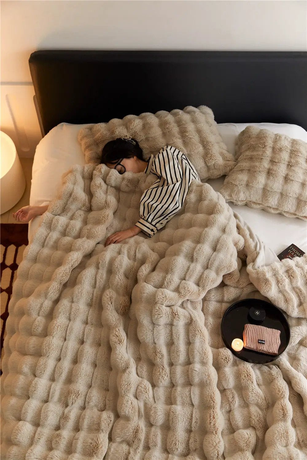 Polyester Carpet Rabbit Bubble Velvet Thickened Nap Blanket Quilt by Dropshipman