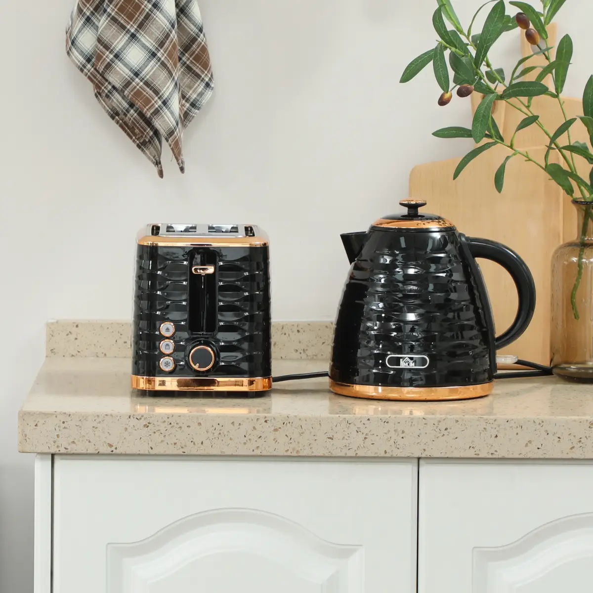 Kettle and Toaster Set by N/A