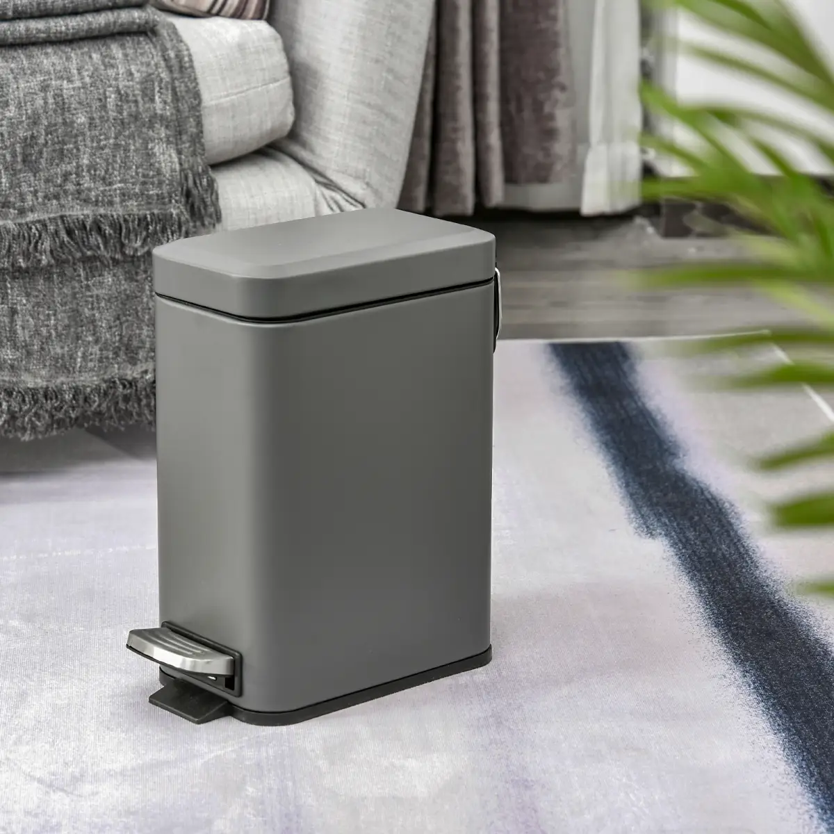 5L Steel Step Trash Can with Quiet-Closed Lid, Silent and Gentle Open, by HOMCOM