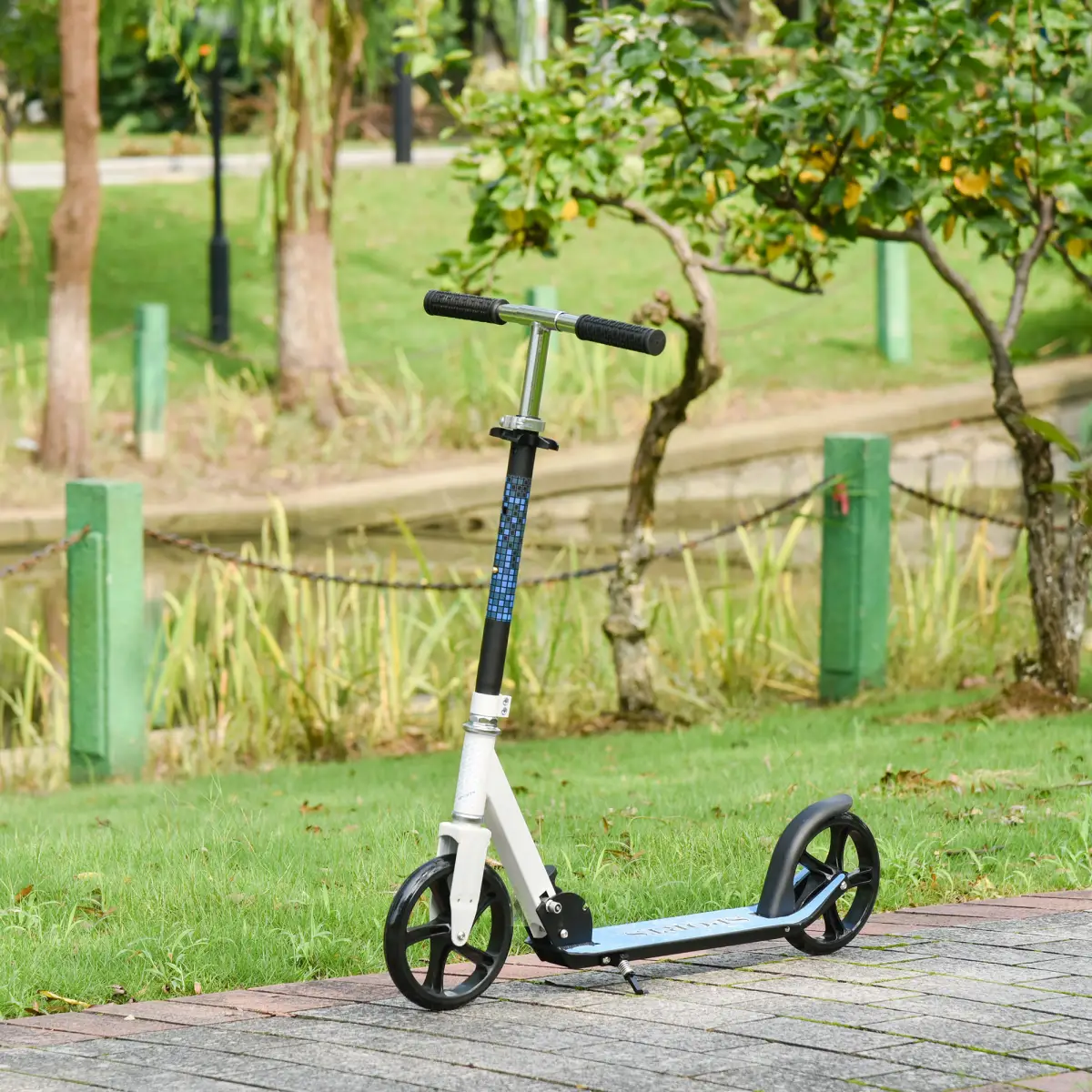 HOMCOM Kick Scooter Commuter Adjustable Height Wheels Foldable Aluminium White by Unbranded