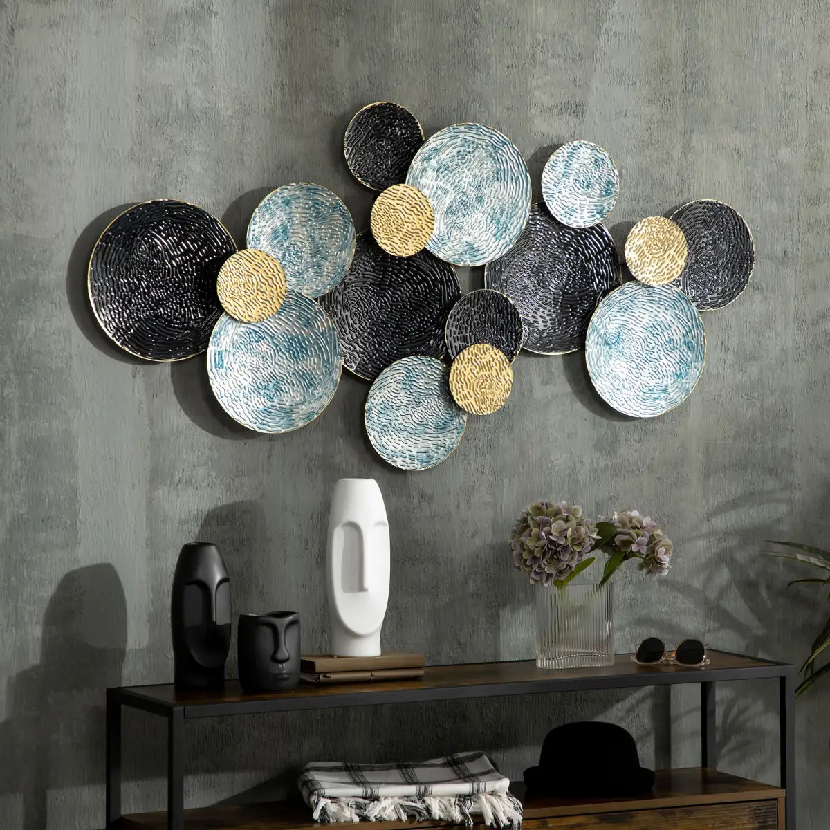 HOMCOM Minimalist Metal Wall Art Circle Home Hanging Wall Sculpture, Blue by Unbranded