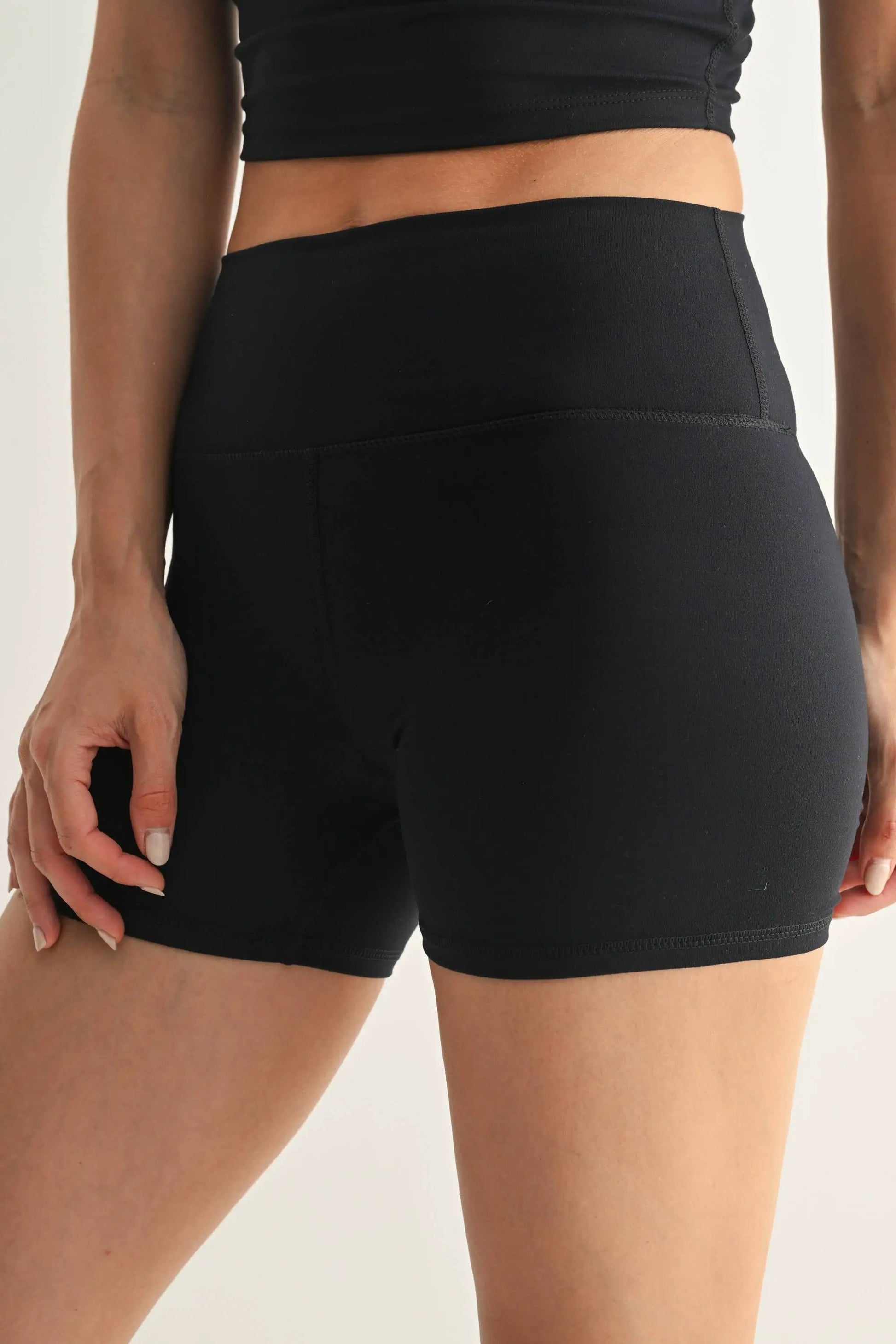 CloudLight Contour Seam Biker Shorts – Black by Me & I