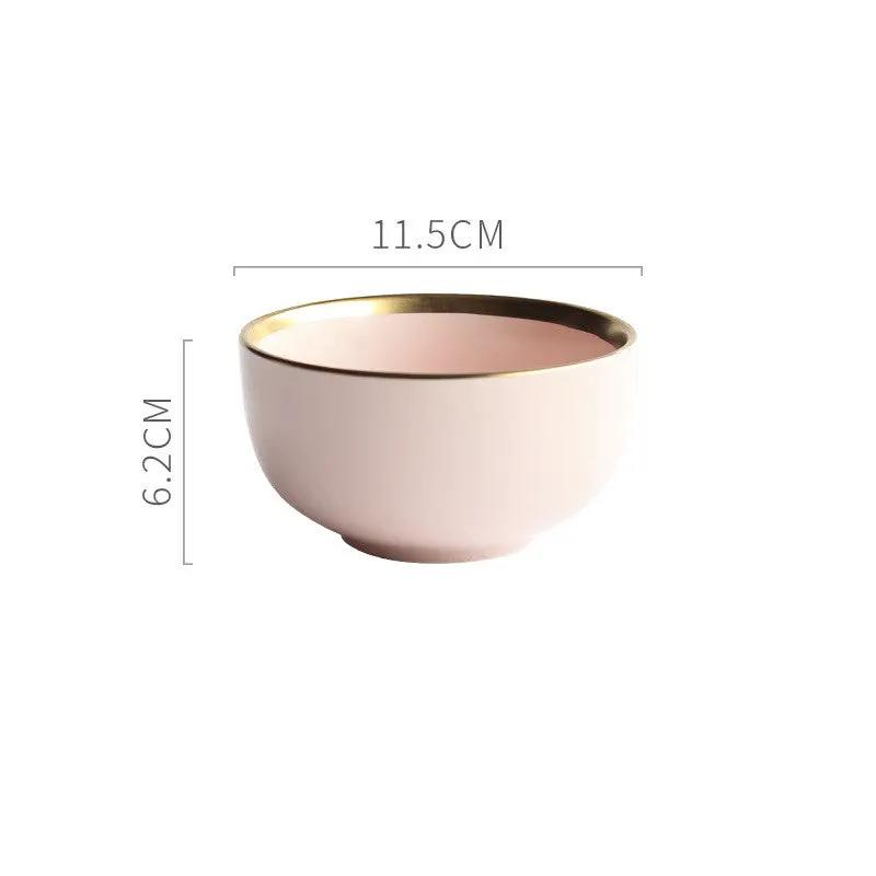 Dishes and utensils by Dropshipman
