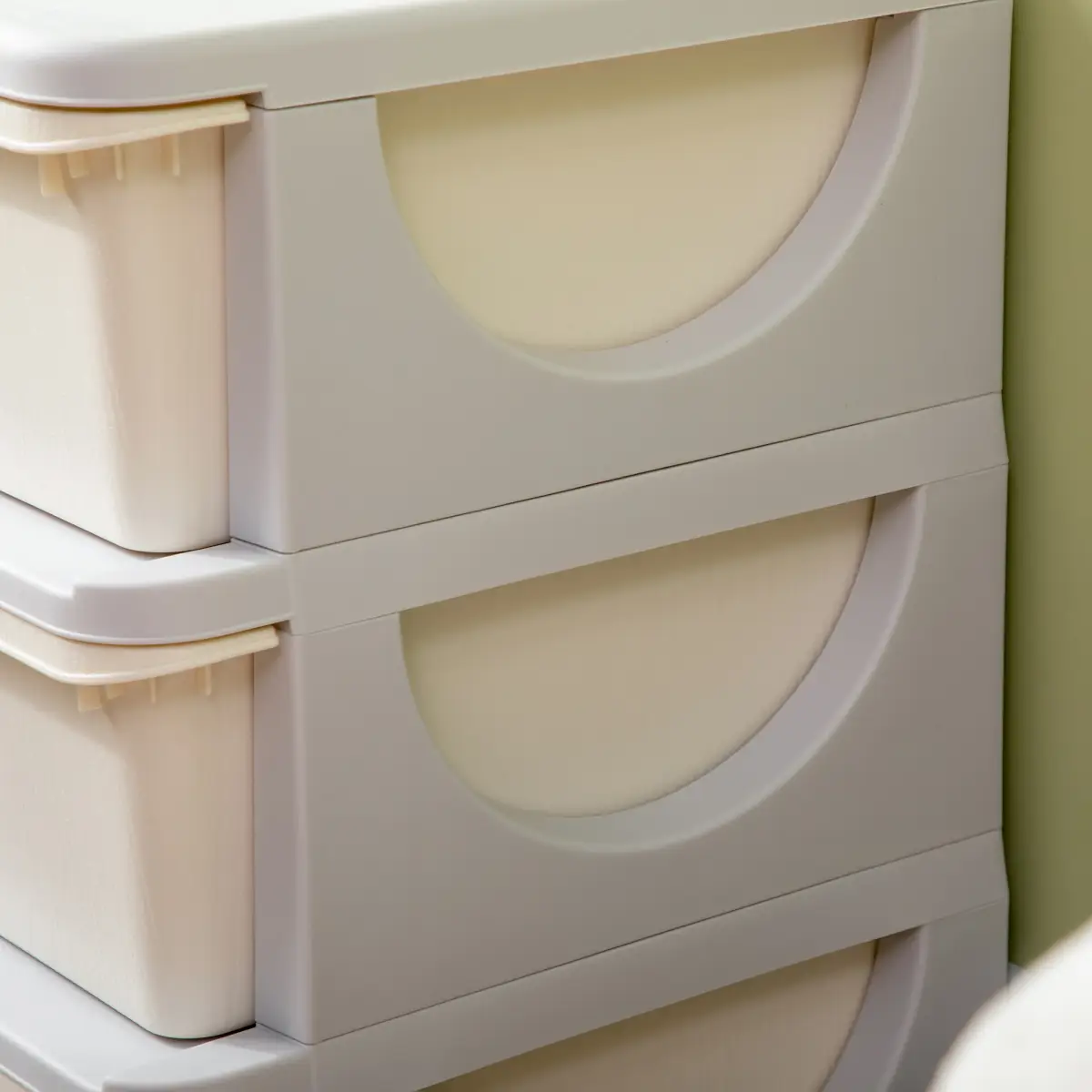 HOMCOM Kids Storage Unit w/ Three Drawers Three-Tier Chest Vertical Dresser by Unbranded