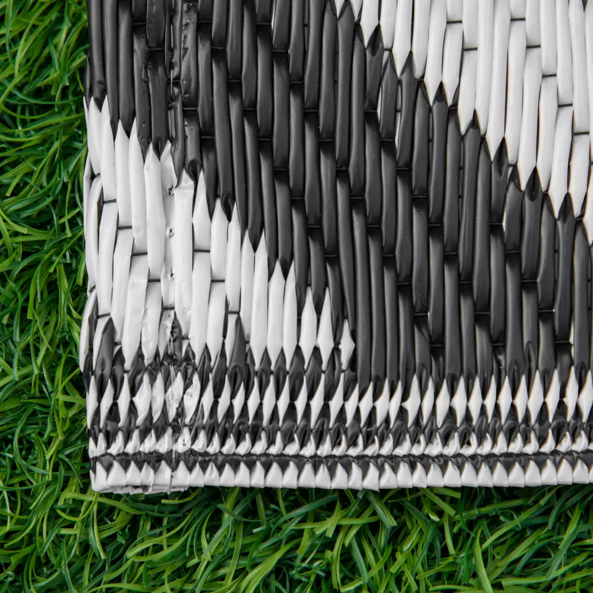121x182cm Reversible Outdoor Rug Portable Plastic Straw RV Outsunny by Unbranded