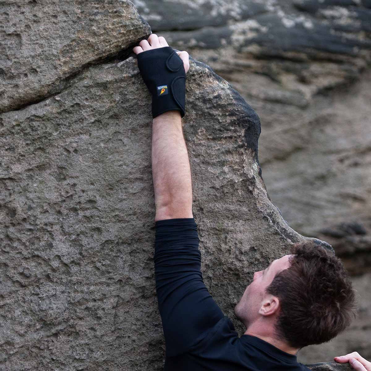 Neoprene Thermal Wrist Support by Fireactiv