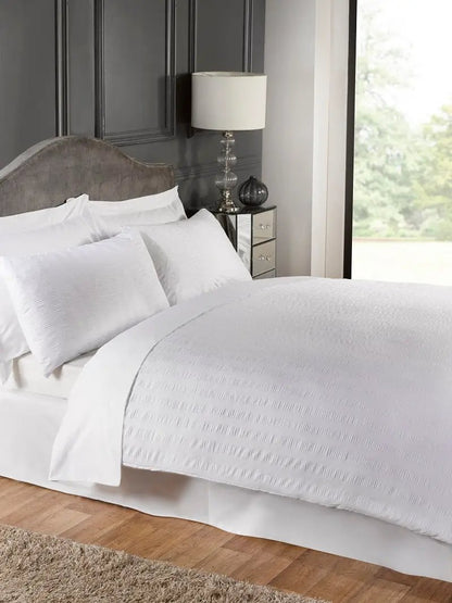 Seersucker White polycotton duvet cover set by Bellissimo Home