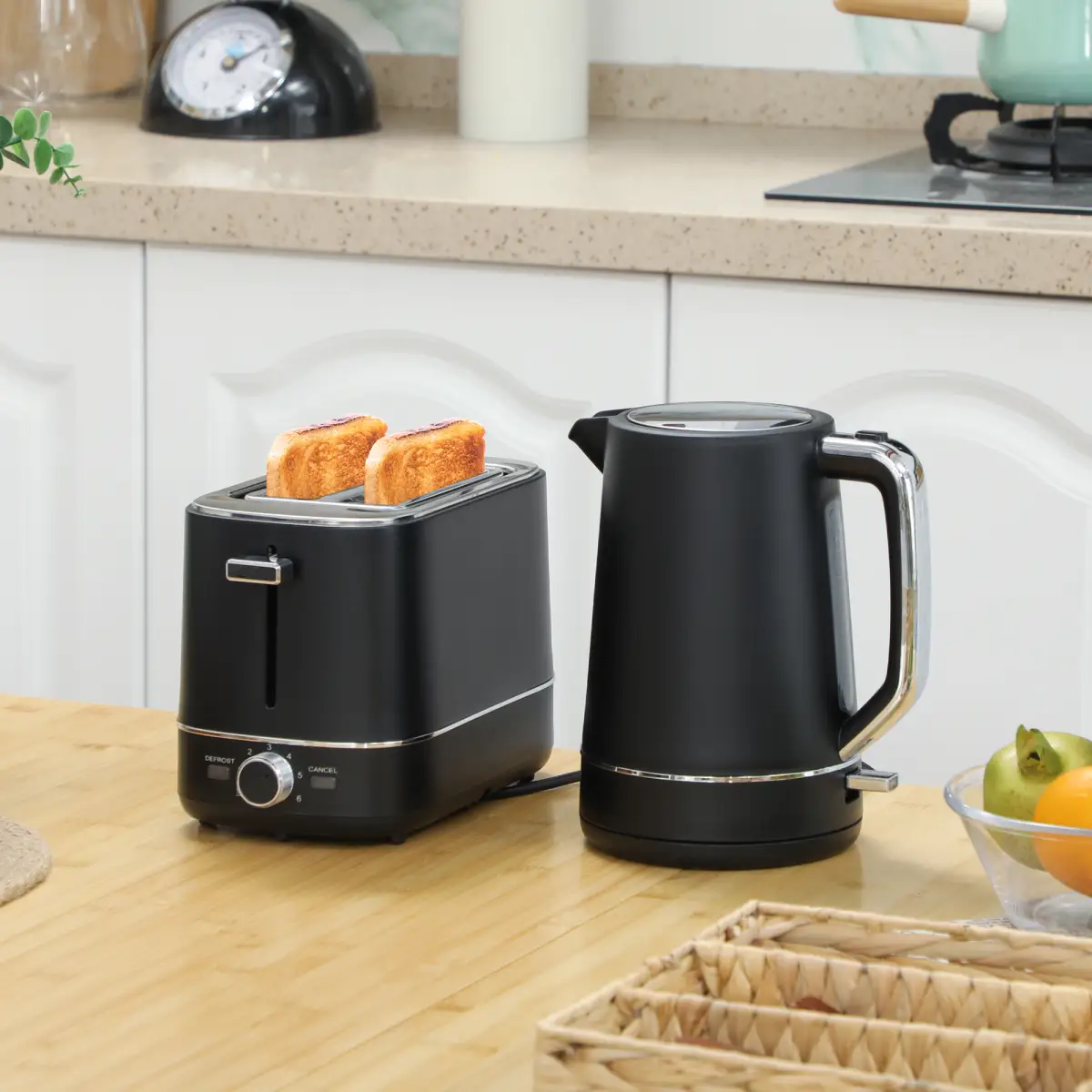 HOMCOM 1.7L 3000W Fast Boil Electric Kettle and 2 Slice Toaster Set by HOMCOM