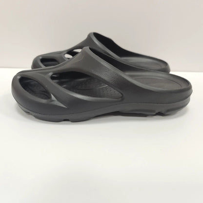 New Flat Hole Shoes For Men by Dropshipman
