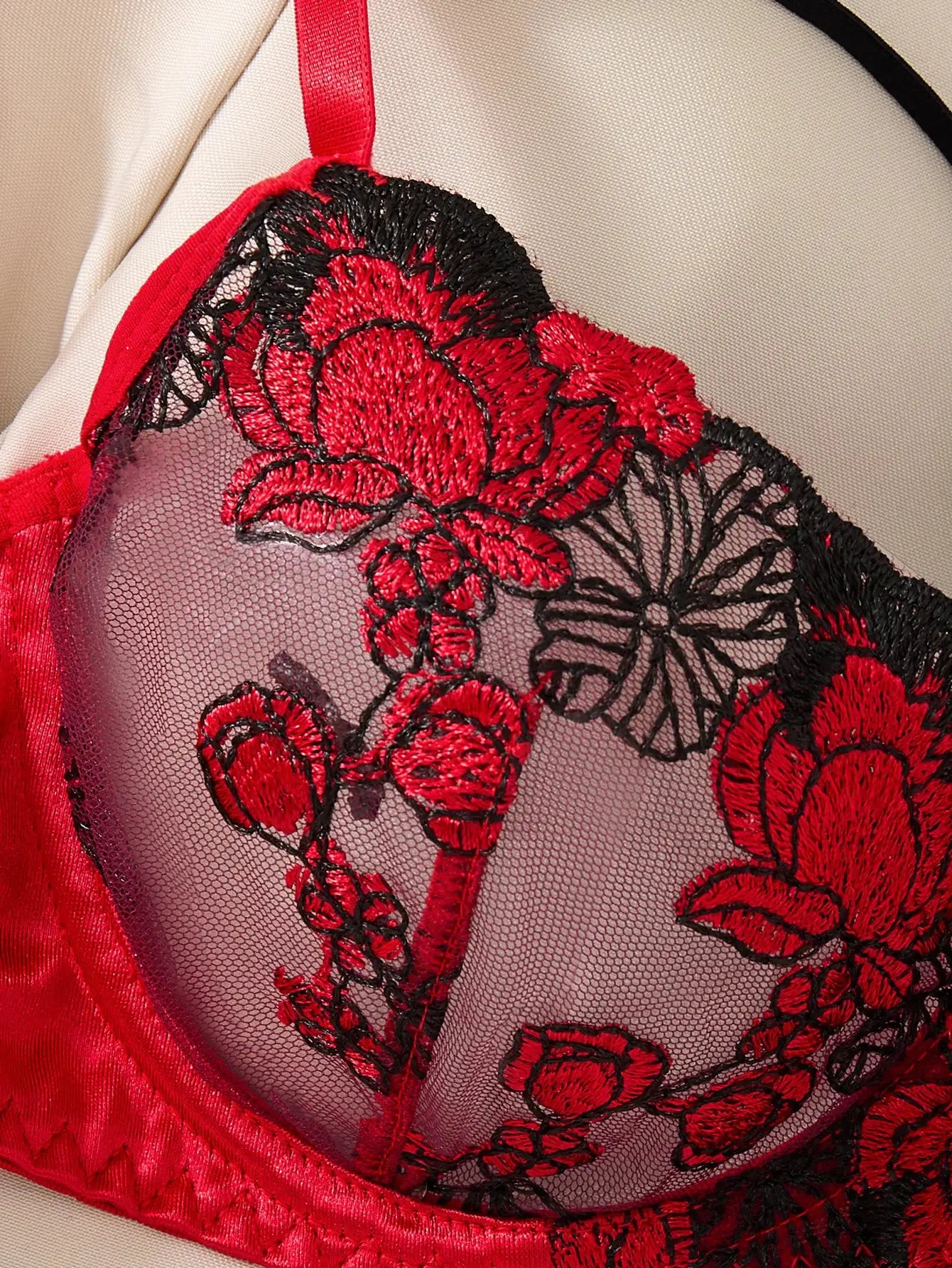 A set of sexy Red lingerie, including a bra and panties with daisy patterns, as well as a comfortable home-style ZA825127 by All Mart Bristol Ltd