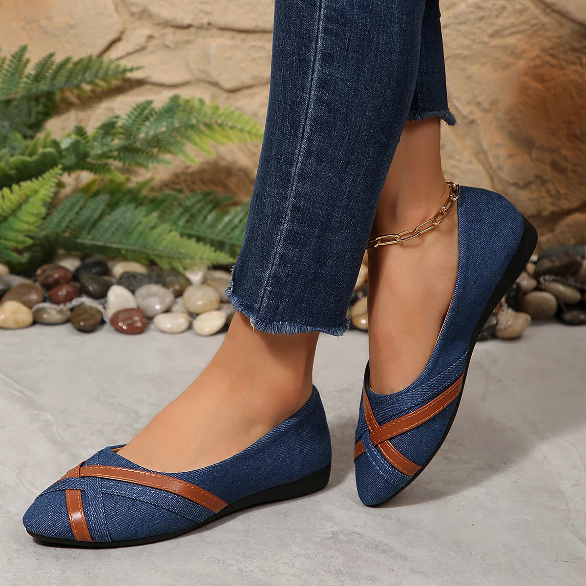 Simple and stylish low-cut shoes, flat low-top walking shoes, French pointed-toe commuter shoes. by All Mart Bristol Ltd