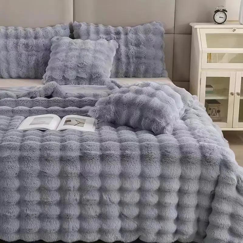 Polyester Carpet Rabbit Bubble Velvet Thickened Nap Blanket Quilt by Dropshipman