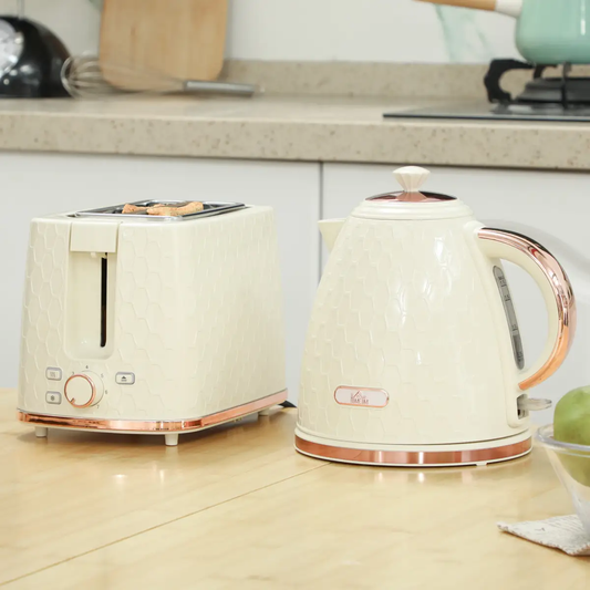 Kettle and Toaster Set by N/A