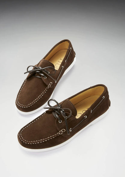 Deck Shoes, brown suede by Hugs & Co.